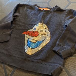 💥3/$25💥 ❄️Sequined Olaf sweatshirt ⛄️